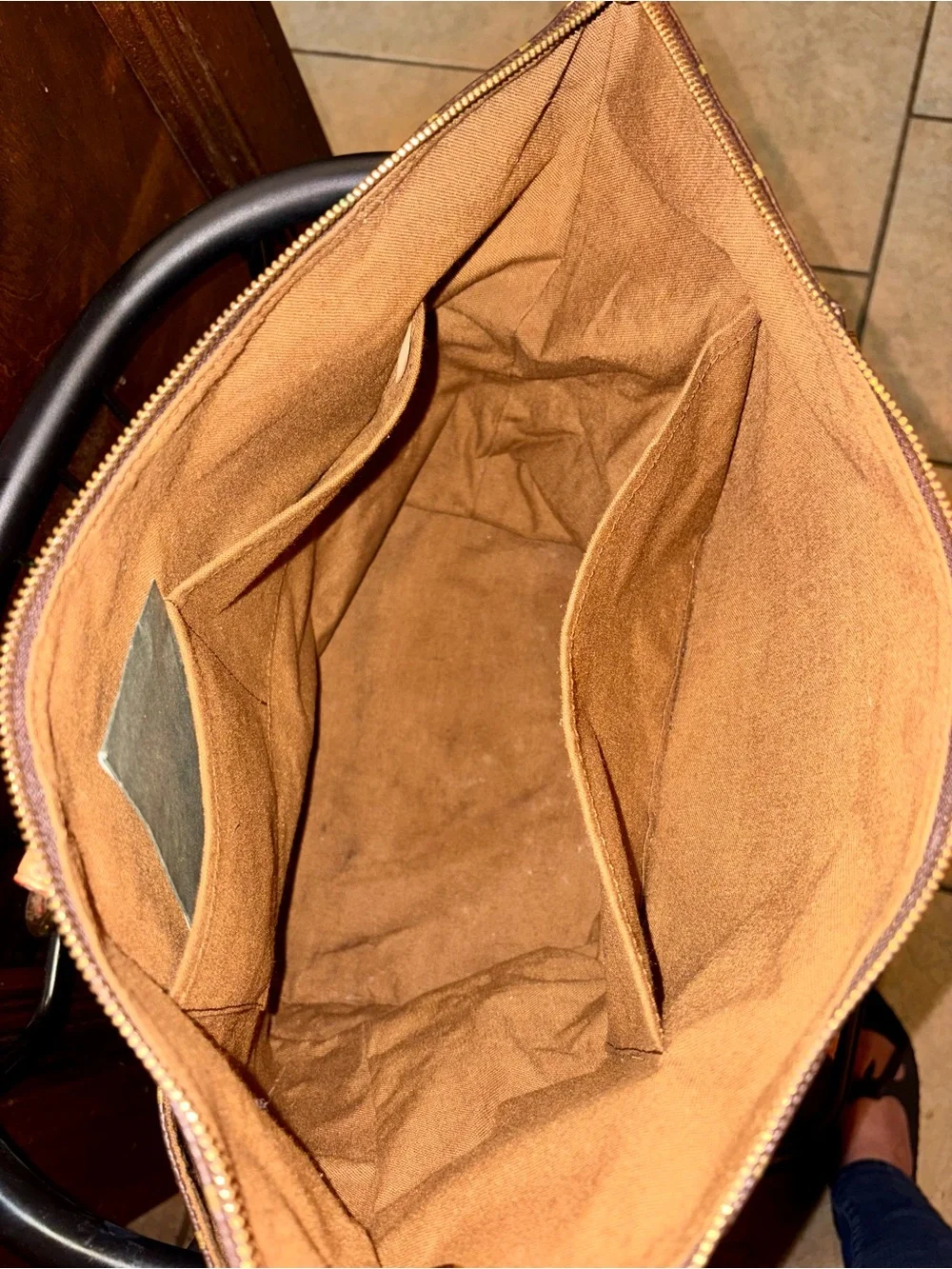 Louis Vuitton Totally MM Monogram Tote/shoulder bag.